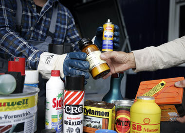 Bild: Abgabe von Schadstoffen