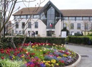 Bild: Rathaus Voisins-le-Bretonneux