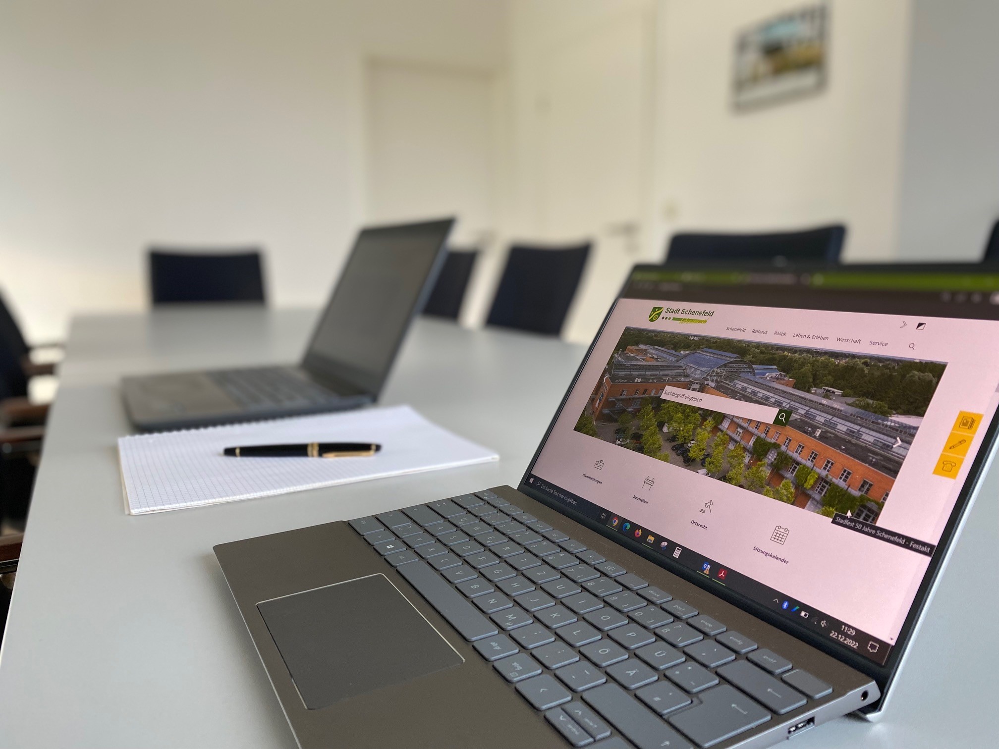 Bild: Konferenztisch Rathaus