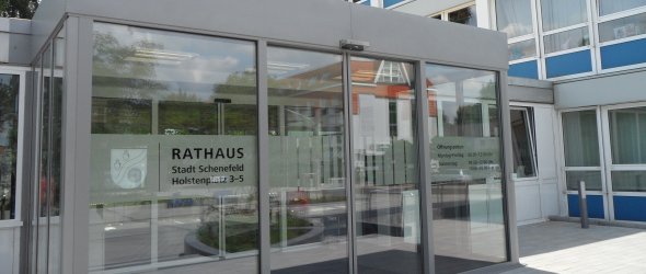Bild: Rathauseingang von Außen