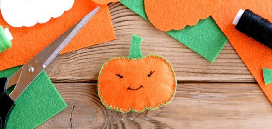 Halloween Basteln und Vorlesen in der Stadtbücherei Halloween Basteln und Vorlesen in der Stadtbücherei