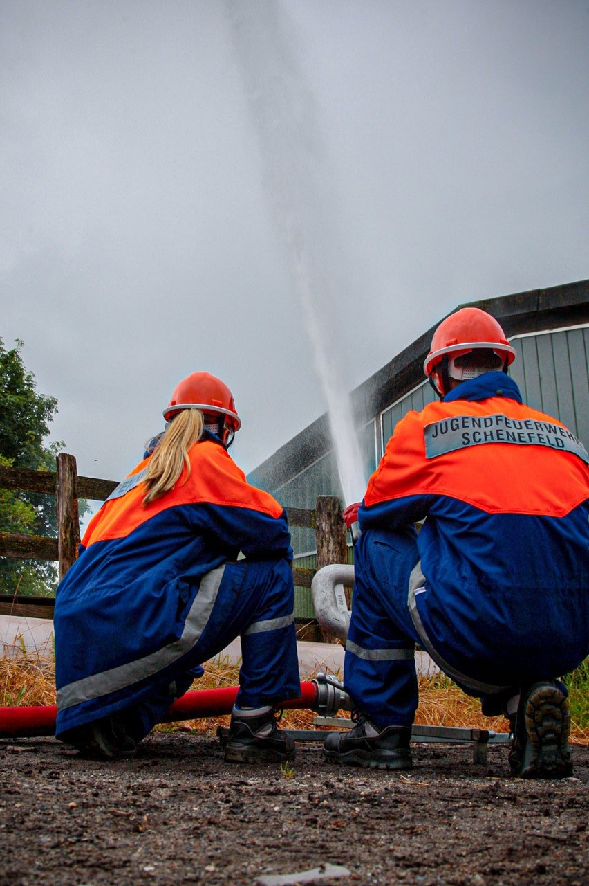 Feuerwehrleute bei einer Übung